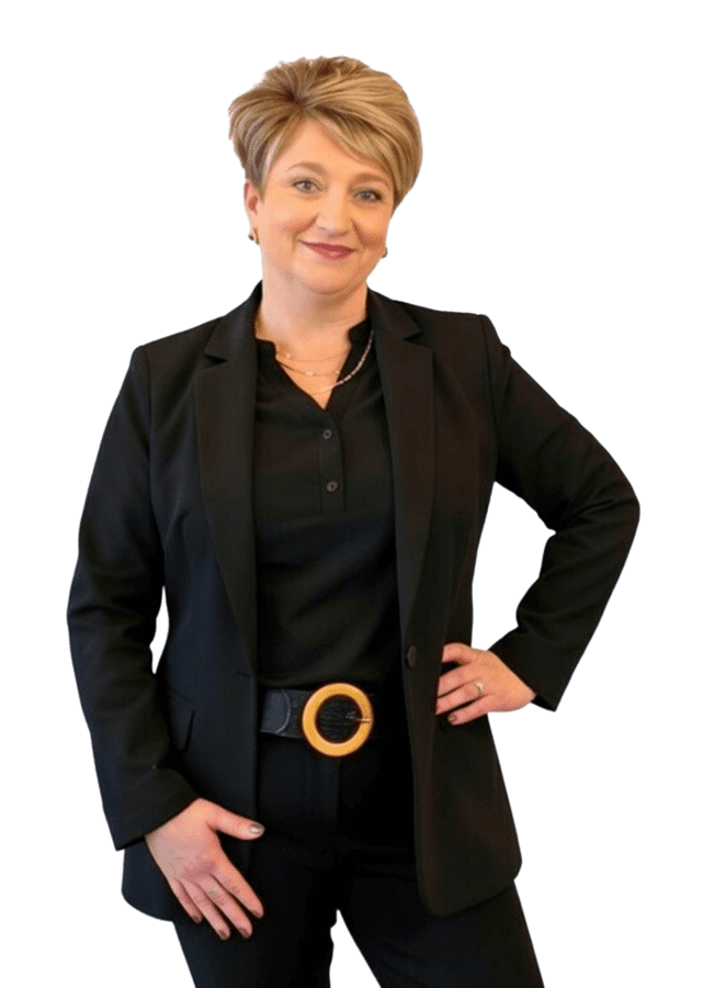 Real Estate Agent Julie Basinger 